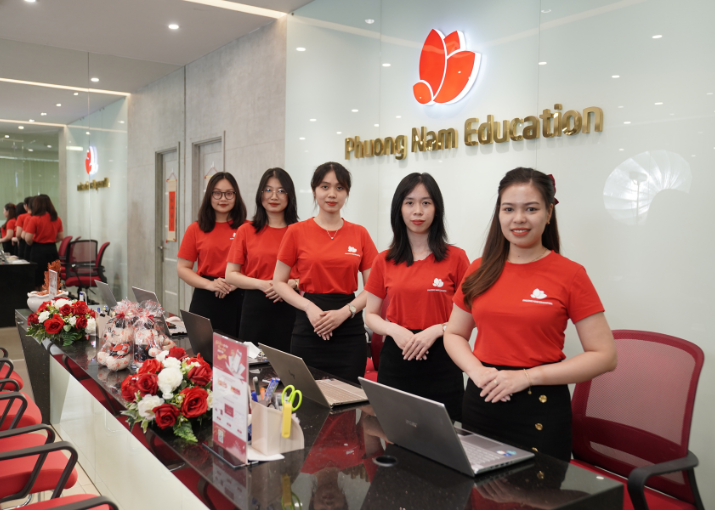 ĐỘI NGŨ CHUYÊN VIÊN TƯ VẤN TẬN TÂM TẠI PHUONG NAM EDUCATION